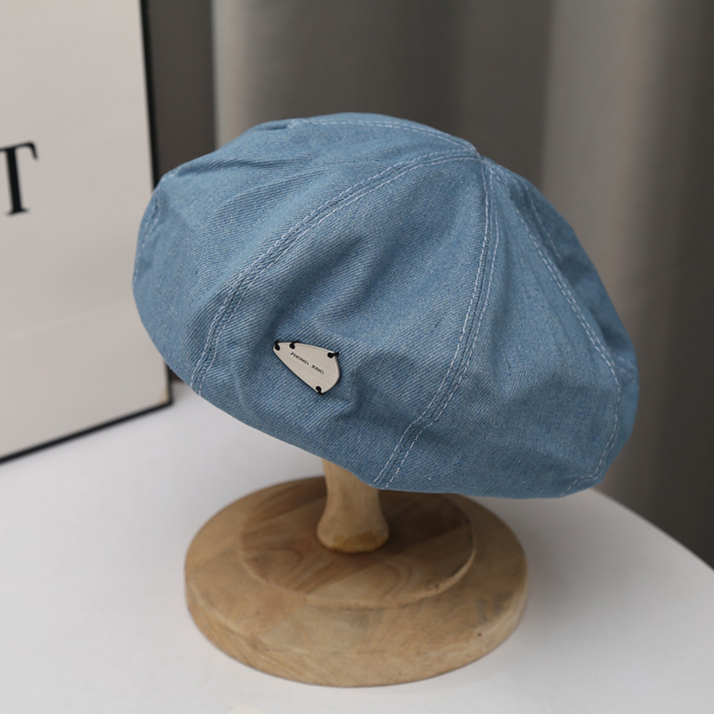Béret denim féminin d'été avec boutons métalliques pour un style retro japonais. Doucement et Versati