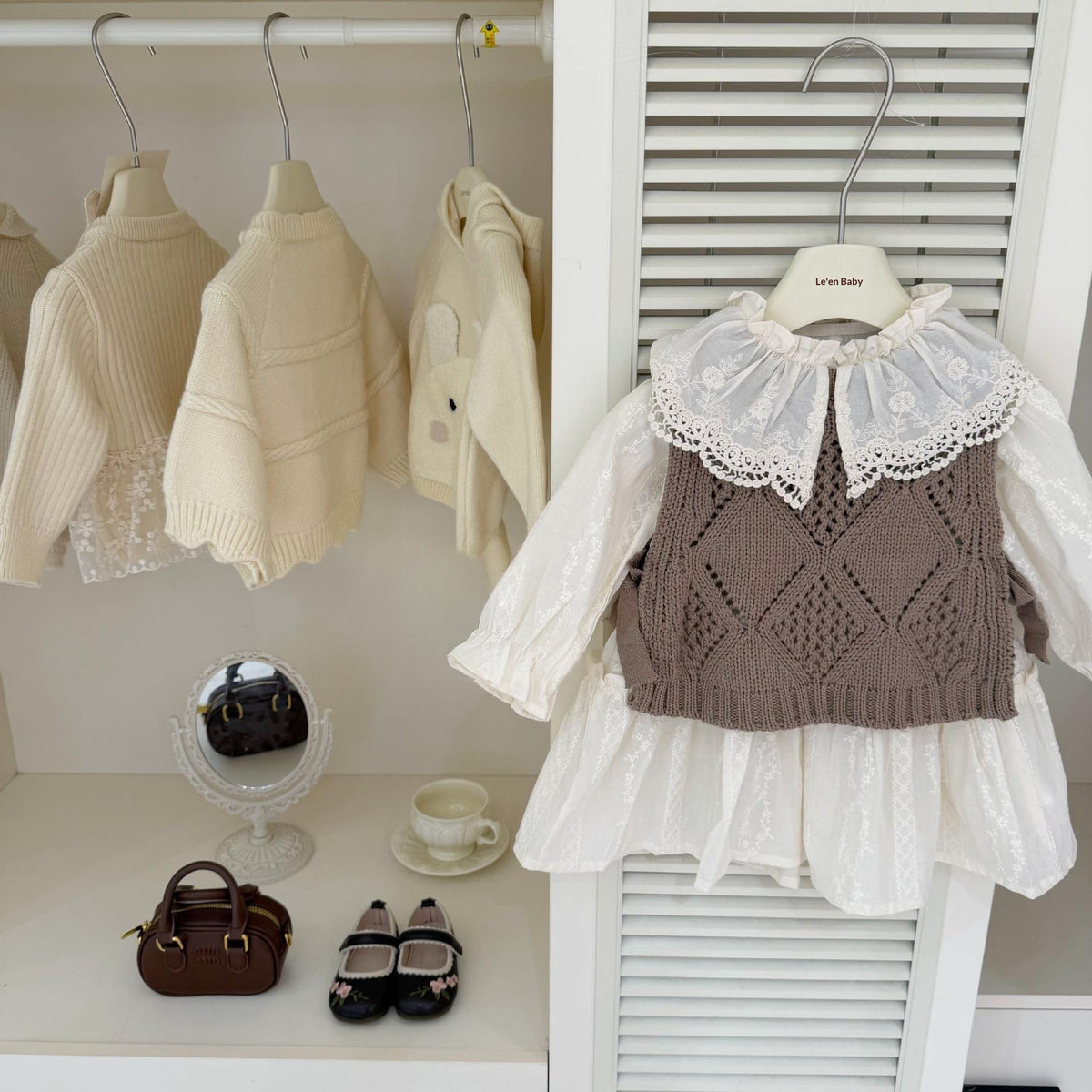 Filles Robe Hollow-Out et Vest deux pièces ensemble