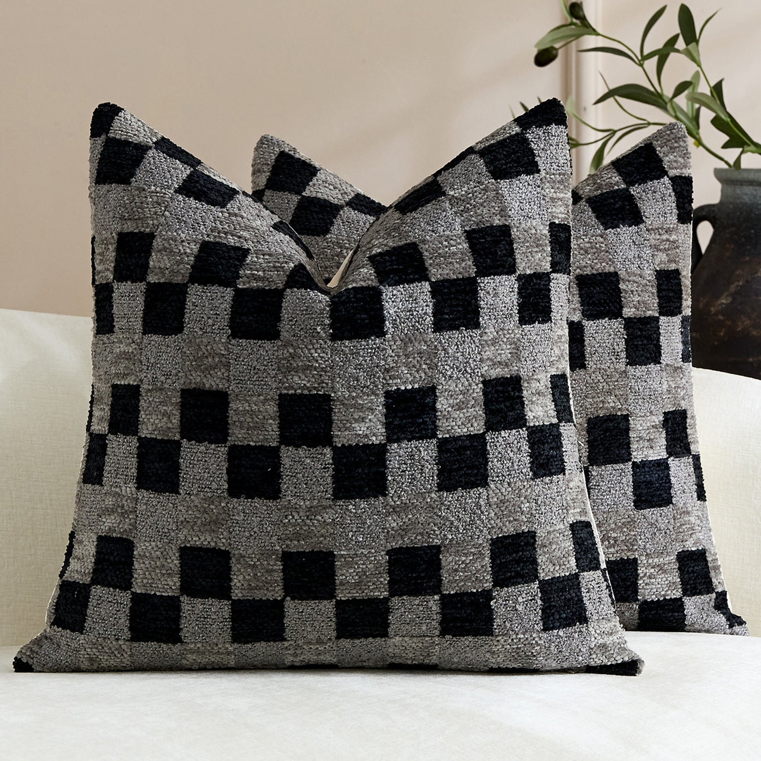 Couverture d'oreiller noir et blanc à carreaux Chenille