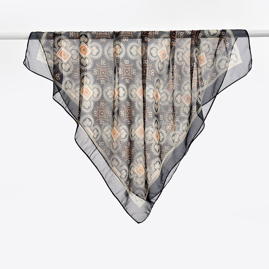 Écharpe mince imprimée versatile carrée