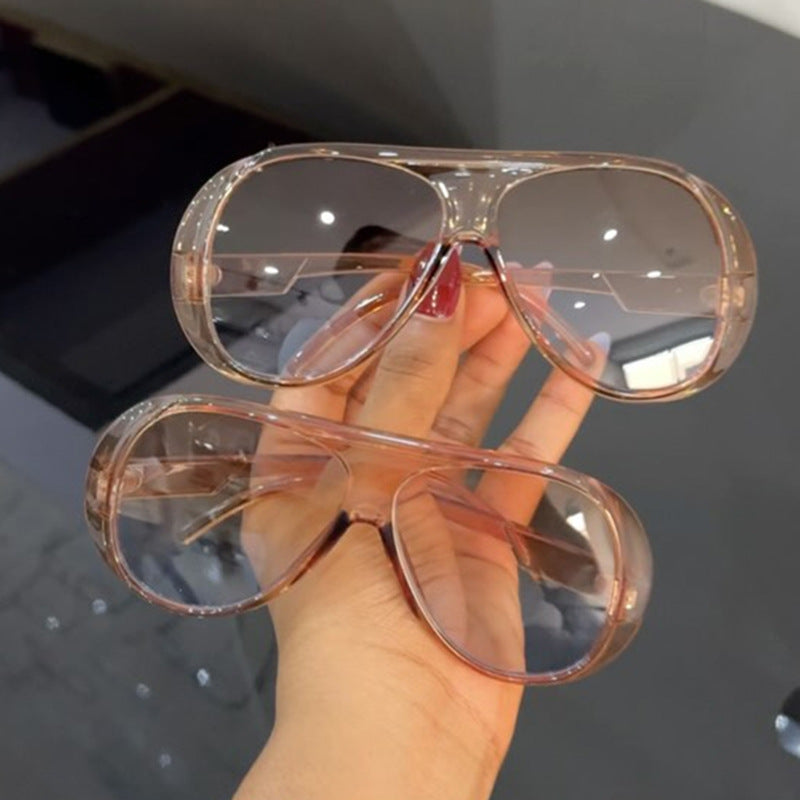 Lunettes de soleil modement surdimensionnées de style grenouille
