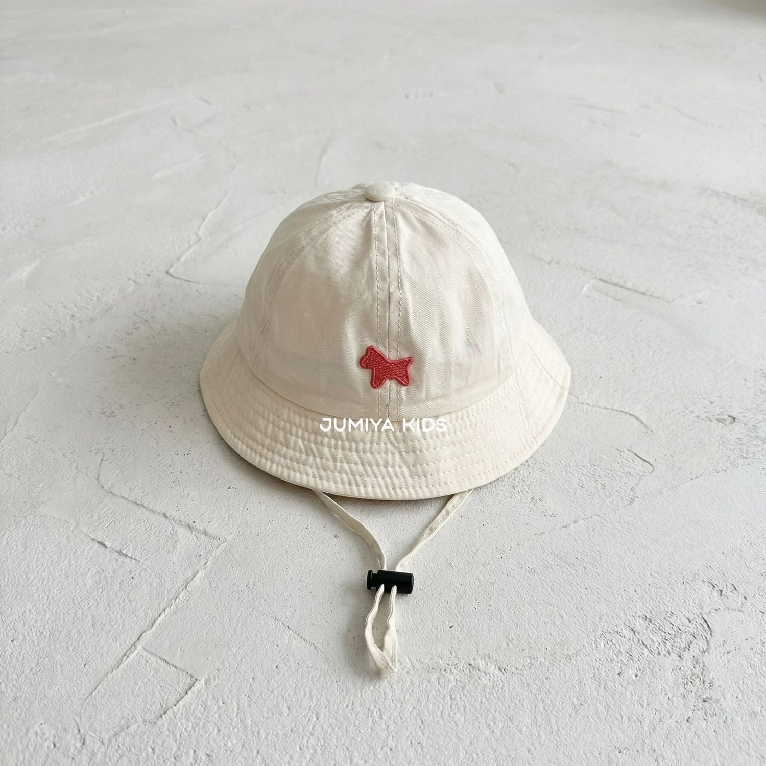 Chapeau bébé Fisherman avec petite broderie spade pour la protection du soleil