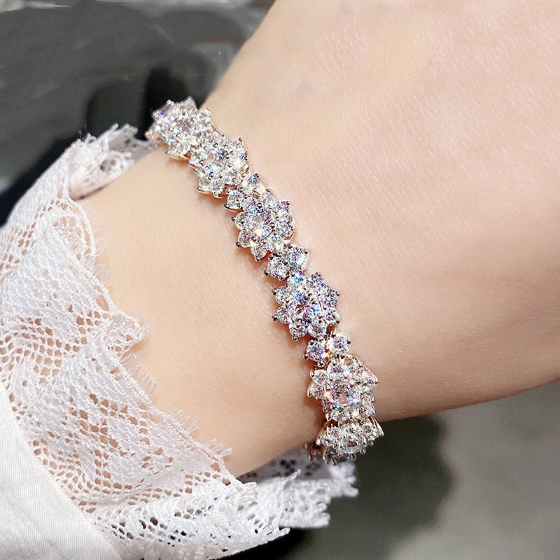 Full Diamond Sunflower Imitation Mosan Diamond Bracelet pour femmes Luxe Luxe Haute Sens H