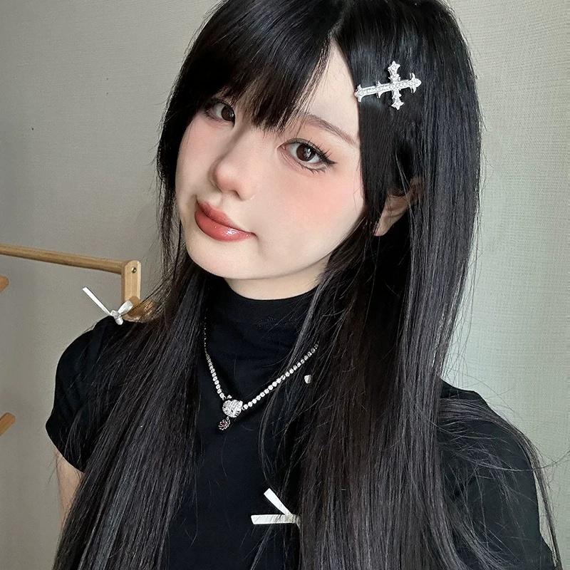Clip de cheveux en cristal doux et Edgy Cross-flower