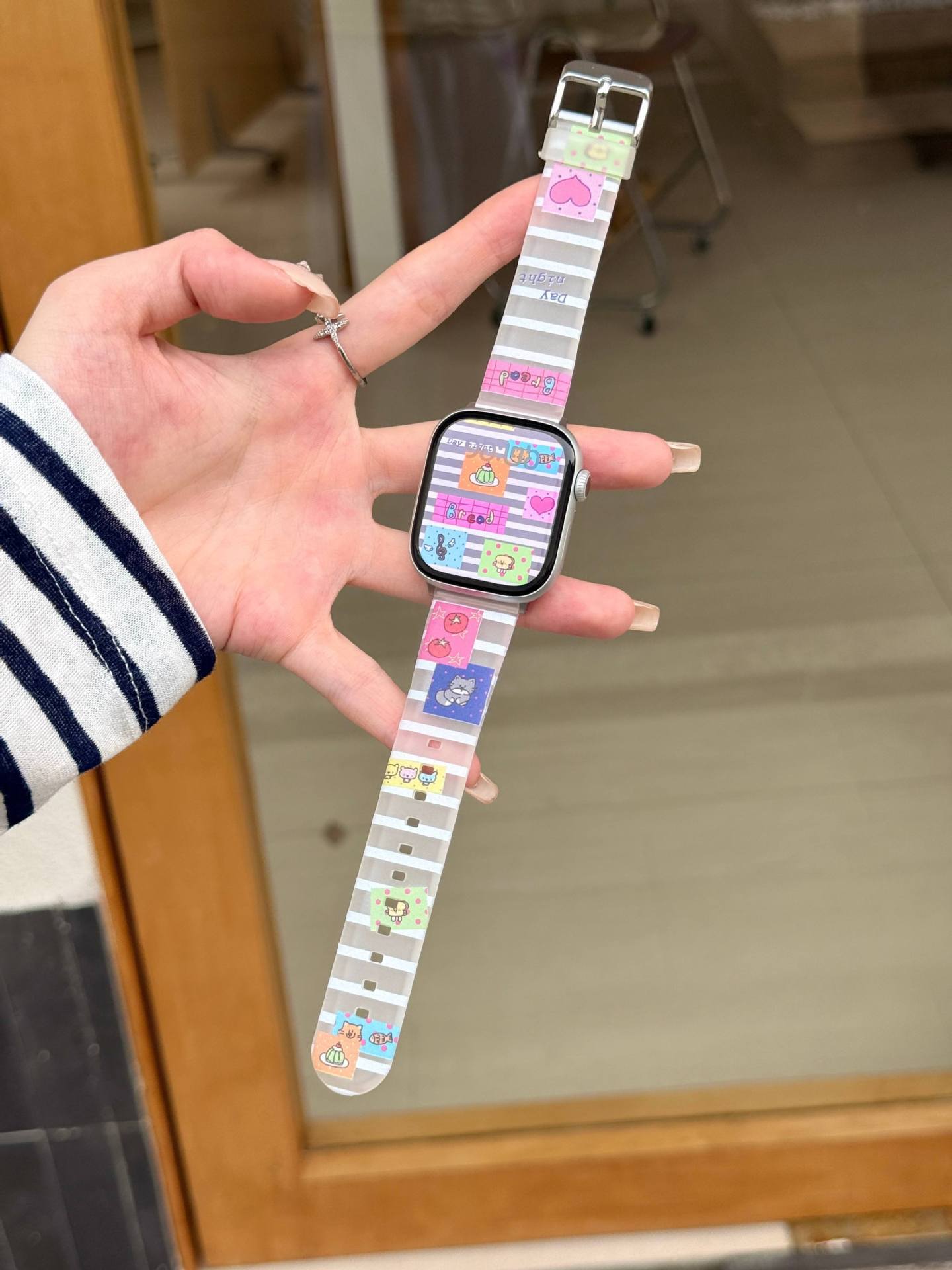 Bande d'horloge à bandes multiples illustrées