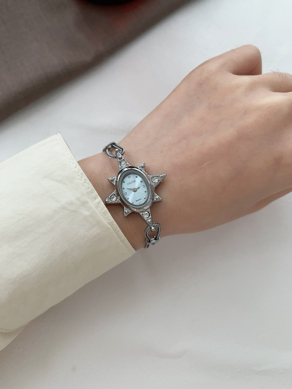 Montre d'art rétro étoile octagonale