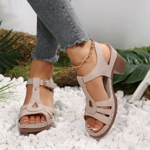 Sandales Wedge de plus grande taille avec un design peep-toe