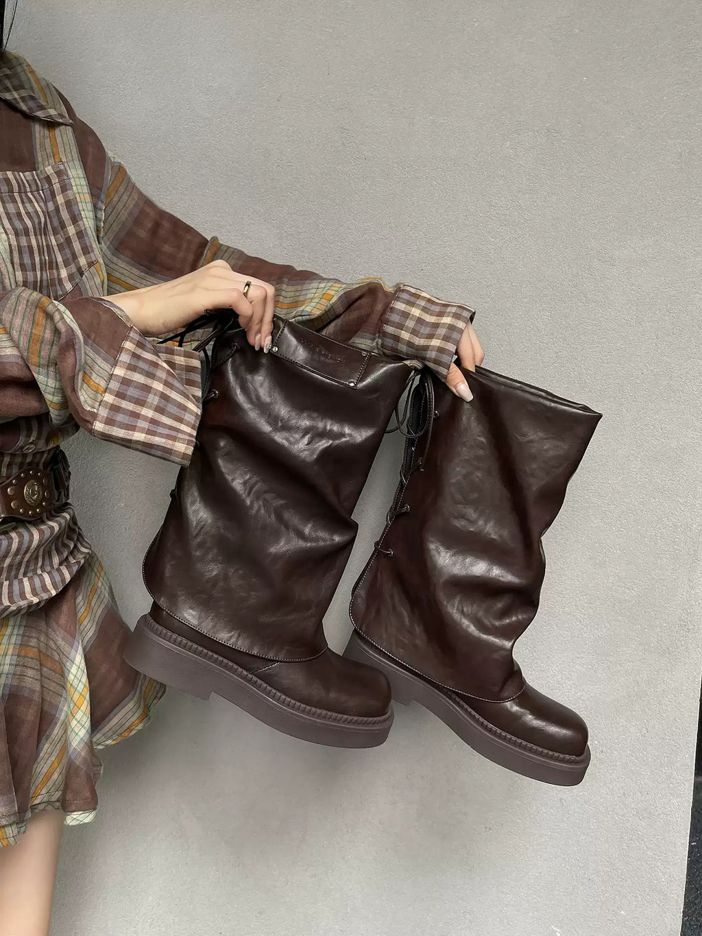 Pantoufles à lacets coupe au pied carré pour femmes