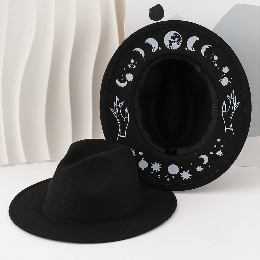 Motif de lune peint à la main de style gothique