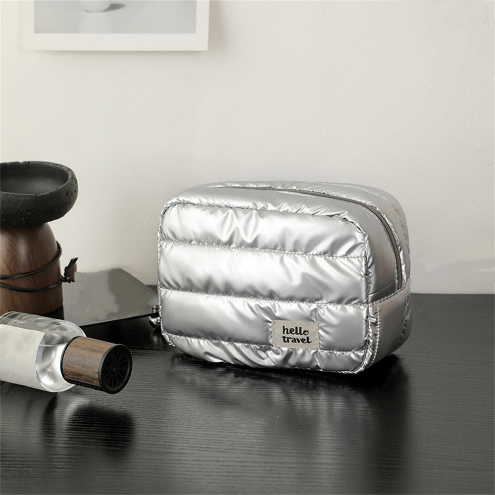 Sac de maquillage élégant de taille moyenne avec finition perle subtileElégant et spacieux