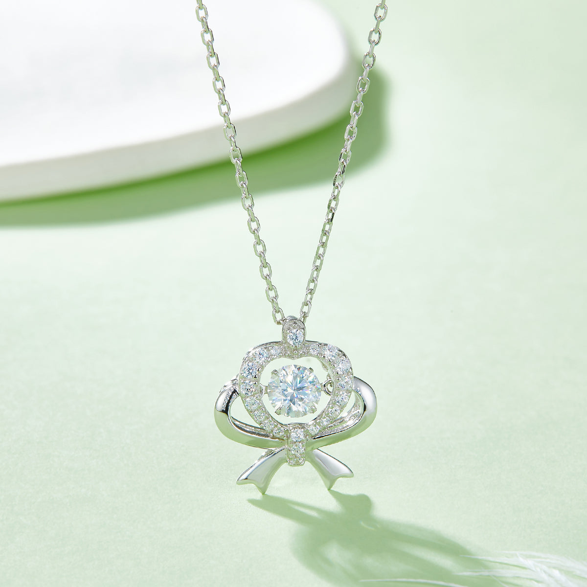 S925 Argent Sterling 0.5ct D Couleur VVS1 Moissanite Coeur Collier pendentif Bow 45cm Platinu