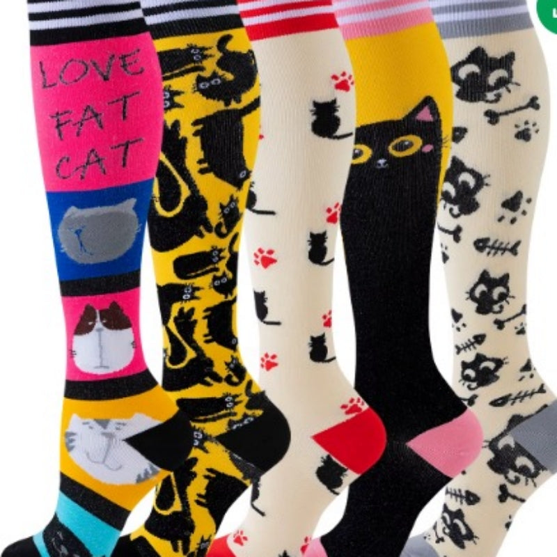 Chaussettes à étirements de calf rayées à coeur