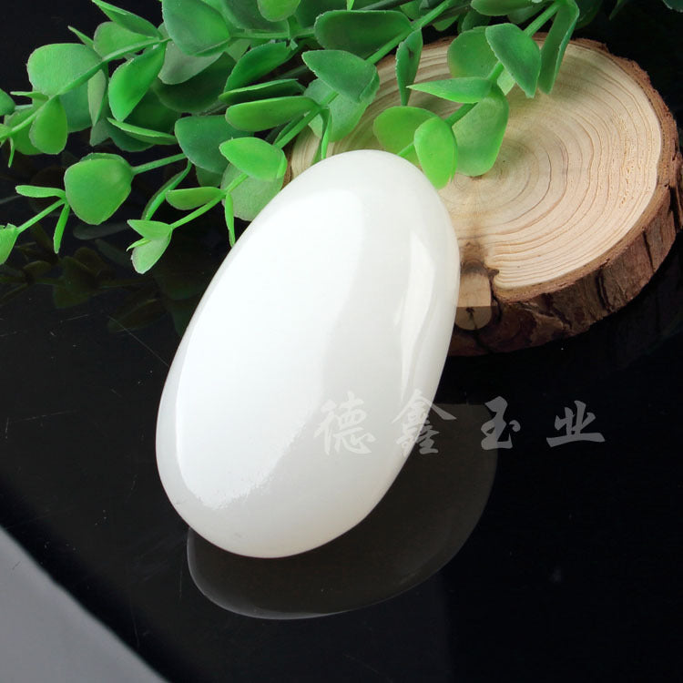 Ornement à main de Jade avec sculpture