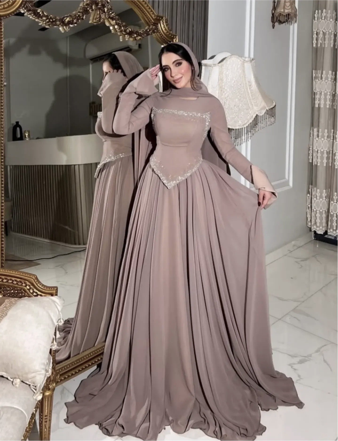 Élégante robe du soir à manches longues en Strass
