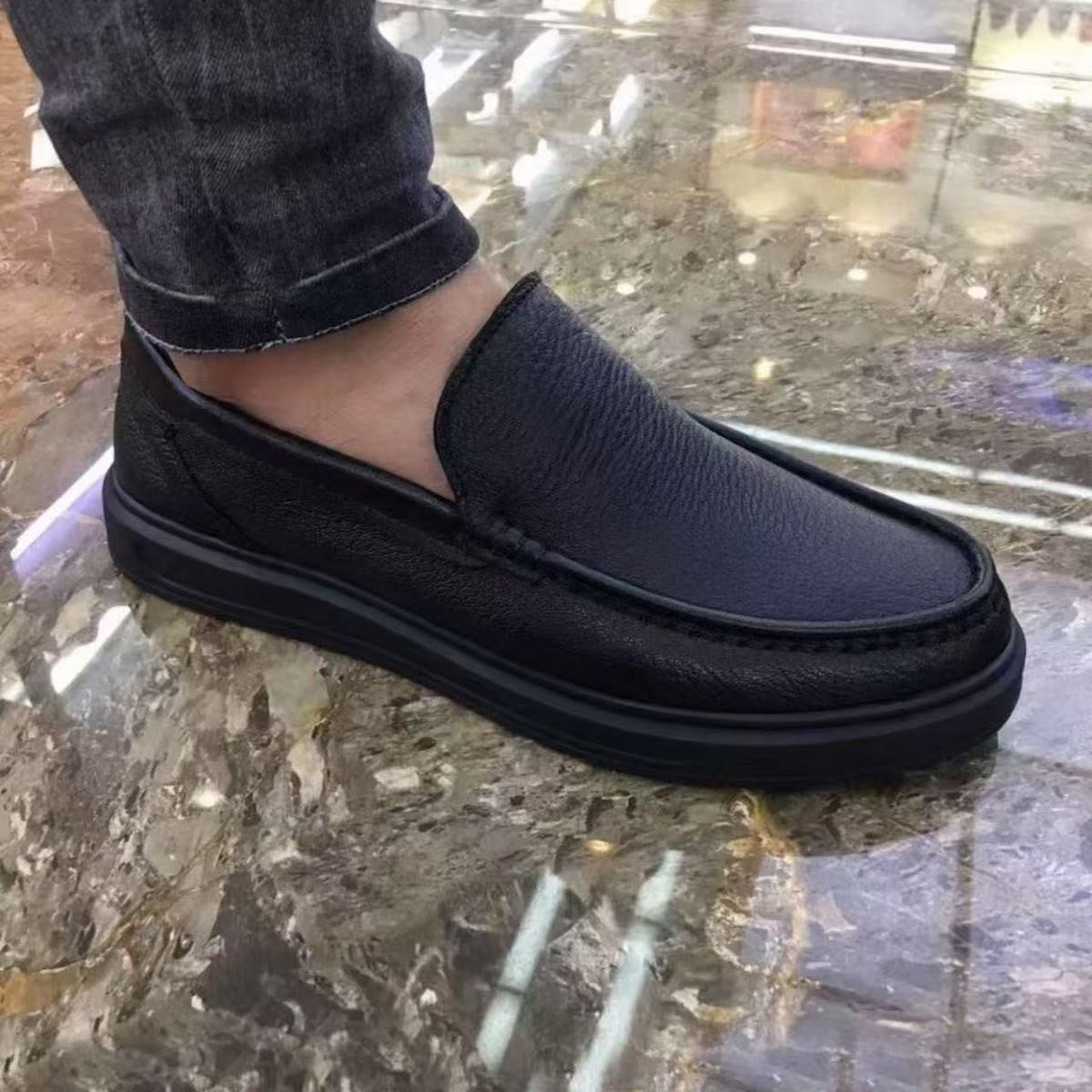 Plongeons en cuir doux avec un haut doux