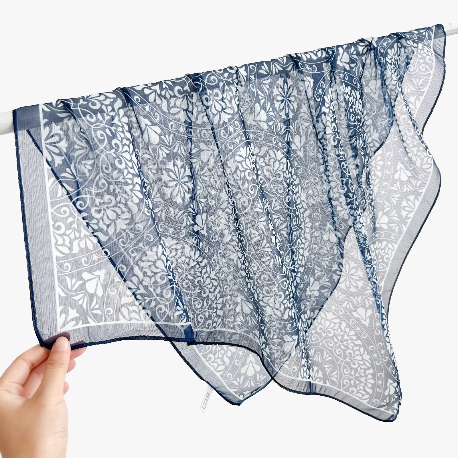 Echarpe en soie polyvalente respirante pour femmes