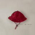 Chapeau de soleil en dentelle à motifs fraises