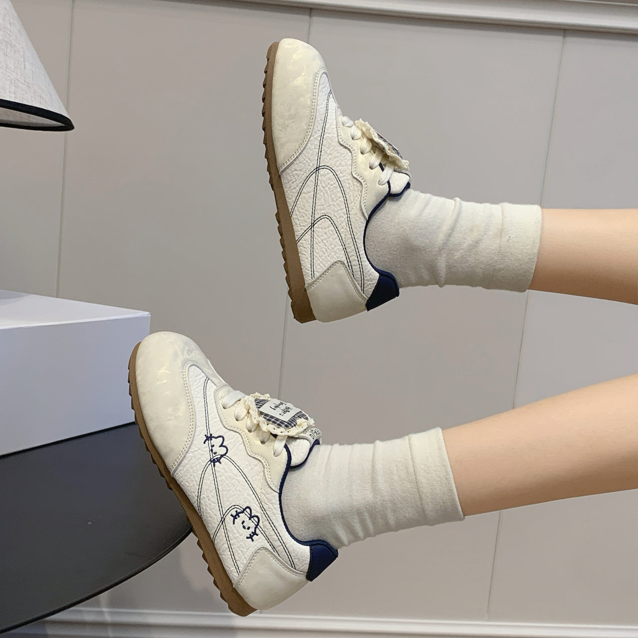 Automne Femmes Léger Polyvalent Allemand Trainer Sneakers Stylish Plat Casual White Skate S