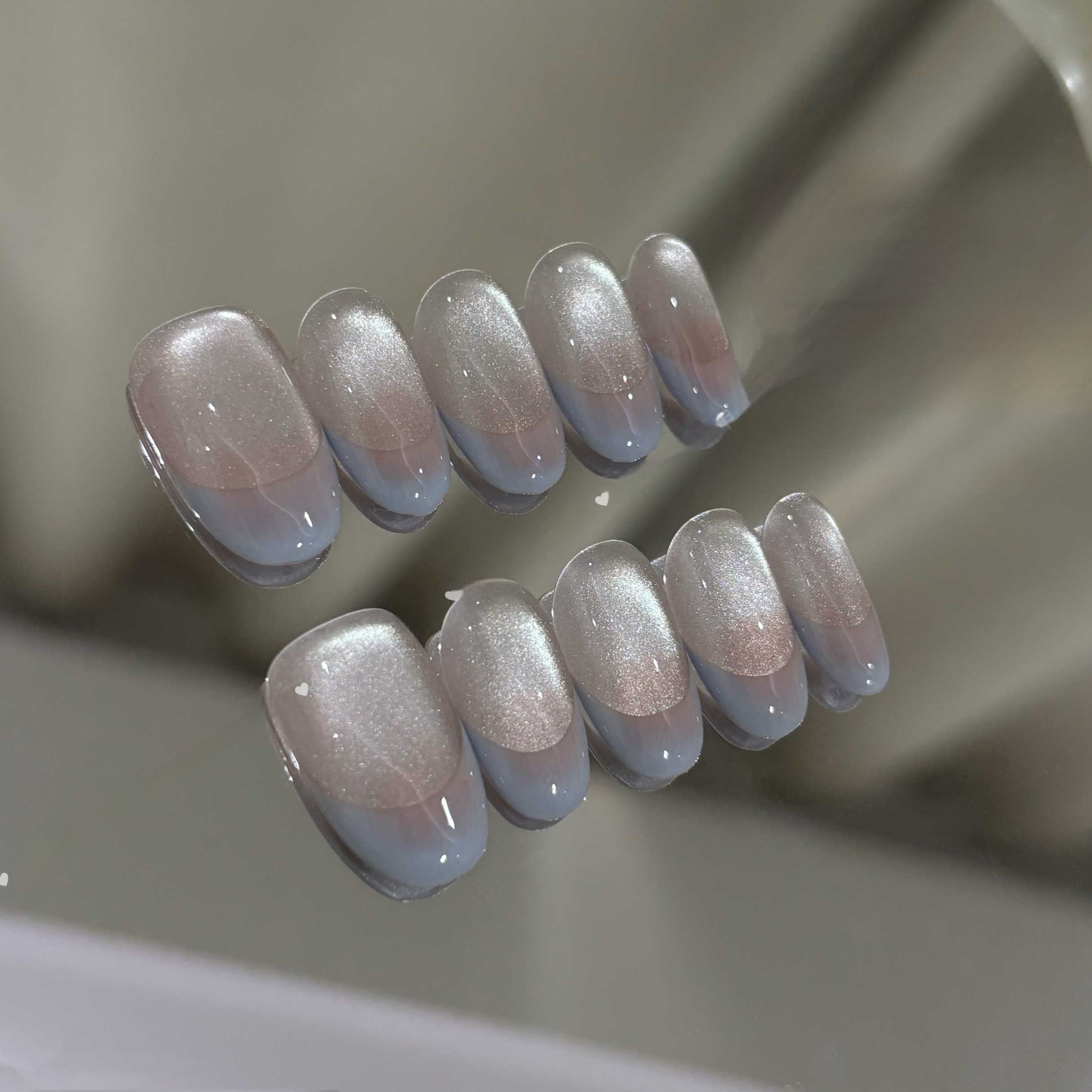 Bouchons à ongles Lait-Blue French-Chic faits à la main