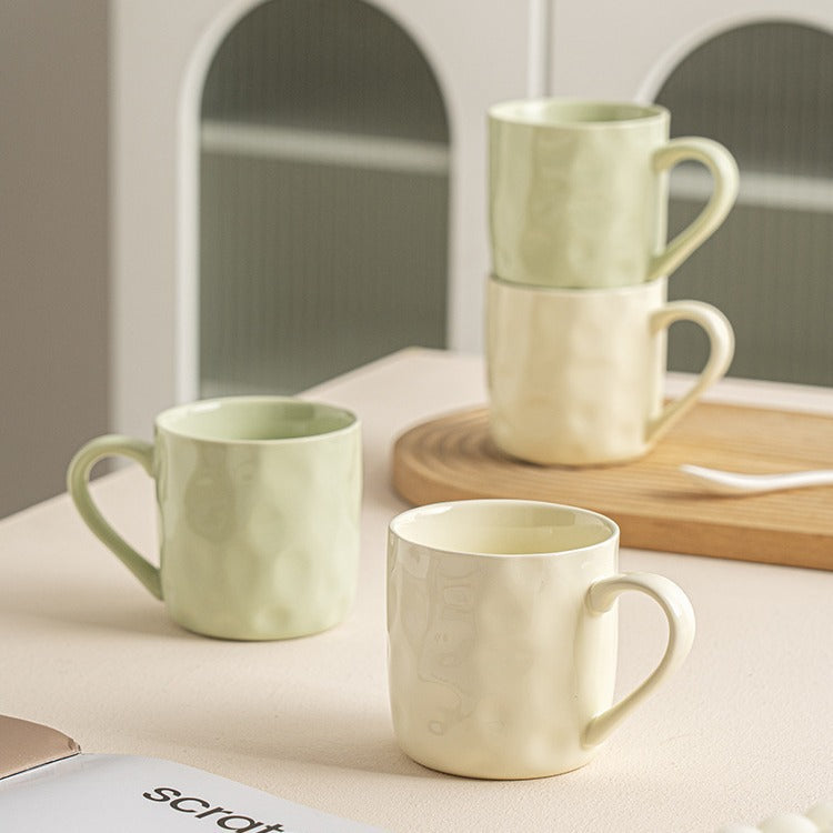 Élégante tasse en céramique à la main