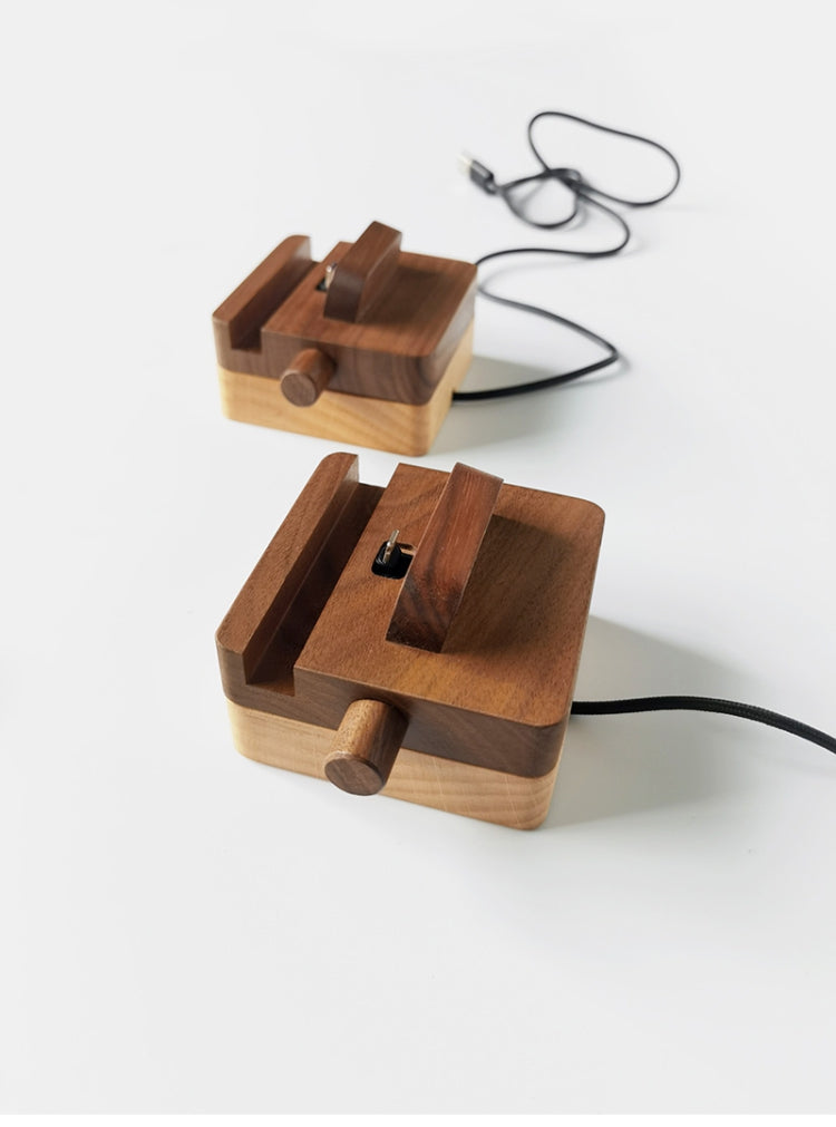 Base de recharge des téléphones portables en bois