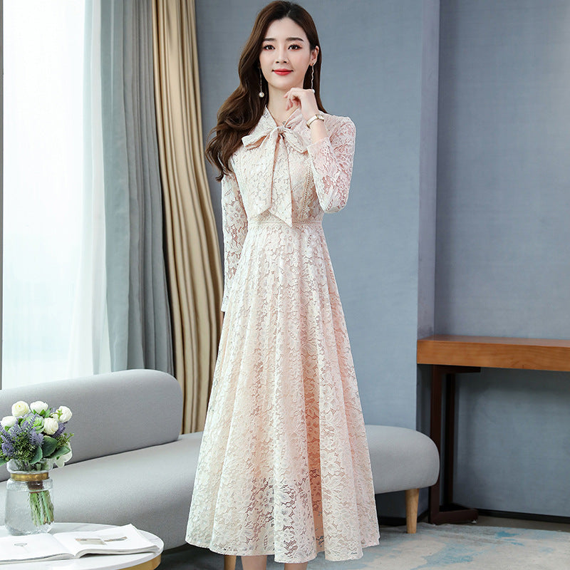 Robe de dentelle à manches longues pour femmes