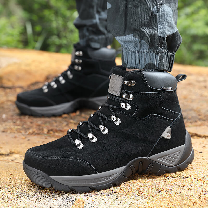 Bottes de randonnée de taille moyenne en automne et en hiver