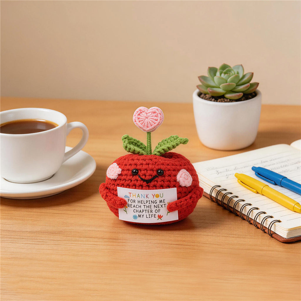 Crochet à la main Rouge Poupée Ornement avec coeur en forme de Sprout Soft Fils Cr éternel
