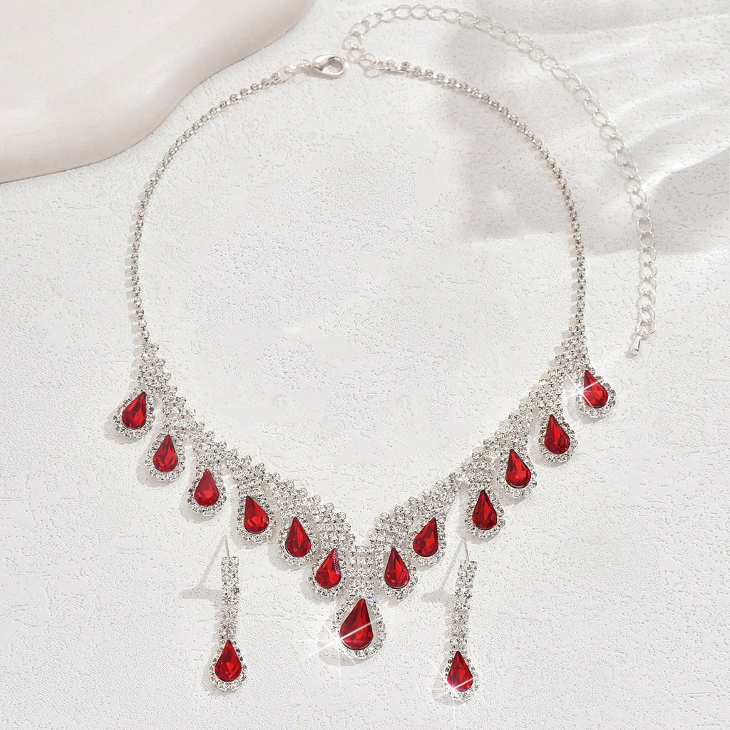 Style Collier de la goutte d'eau de diamant complet