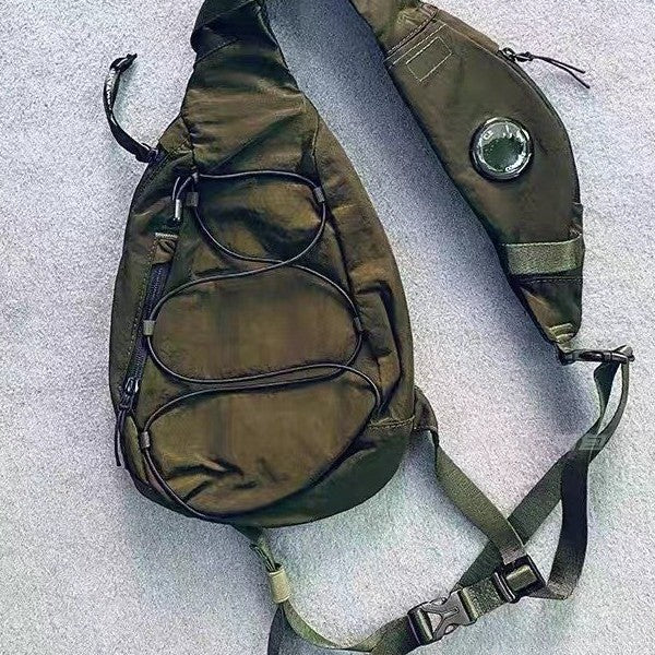Style de rue Hommes Grande capacité sac poitrine Cool et personnalisé CP Design