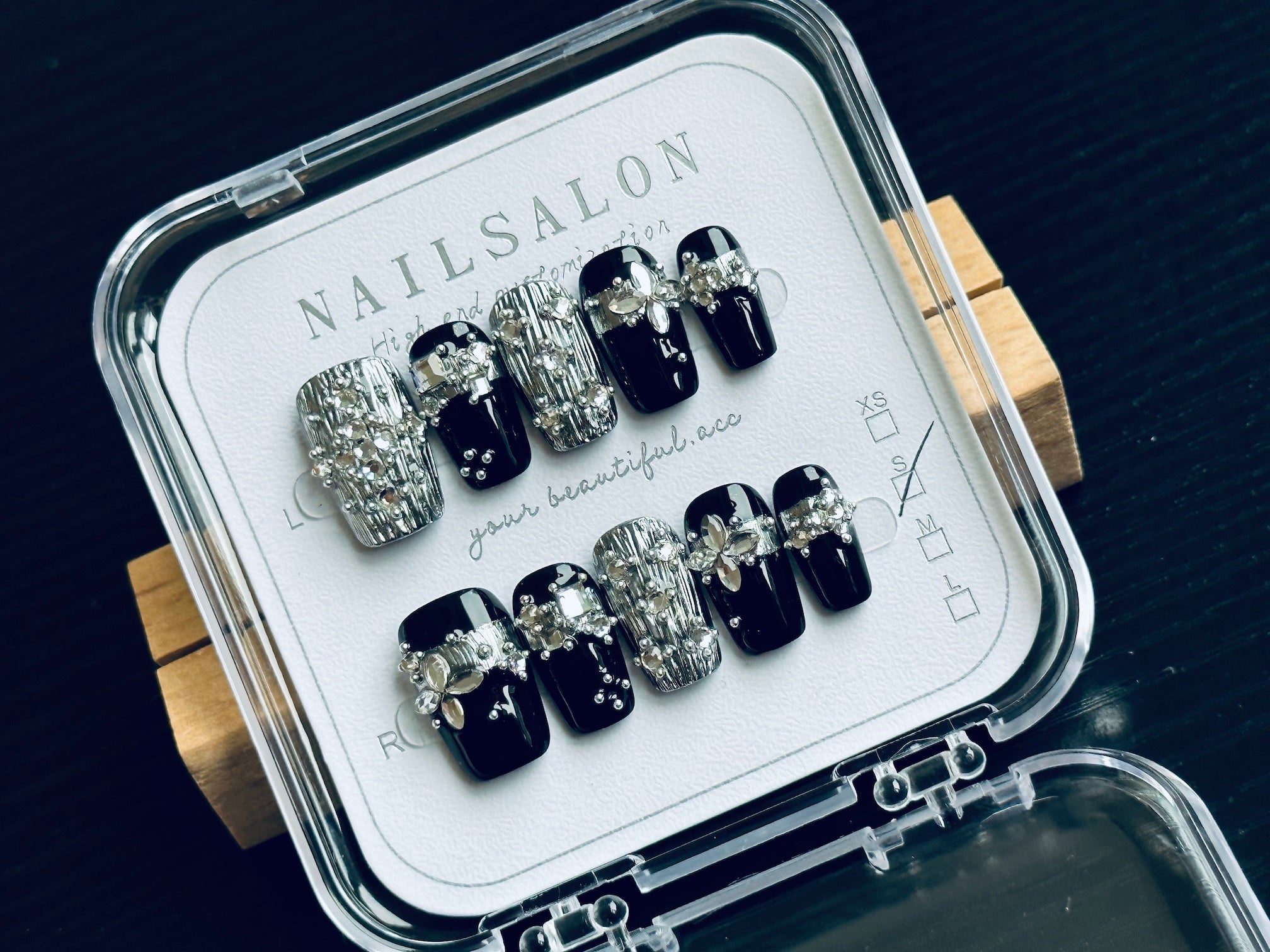 Appuyez sur les ongles T076
