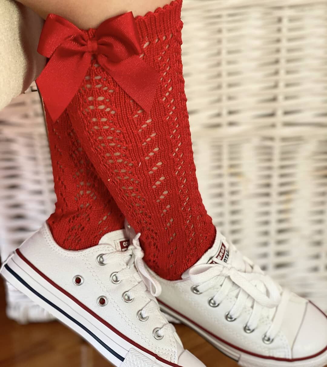 Chaussettes de longueur moyenne en maille de couleur solide pour enfants avec boucles amovibles