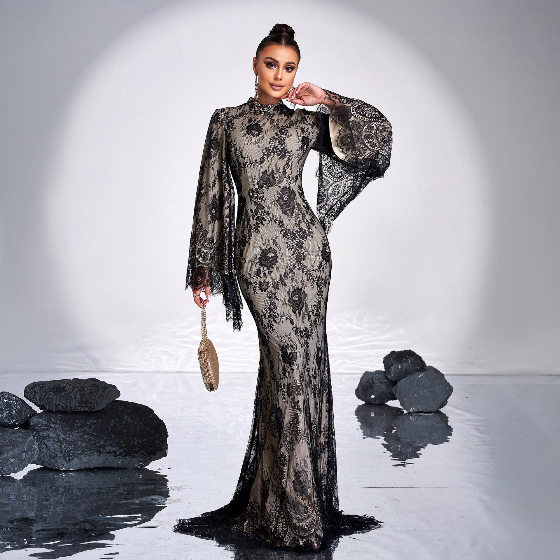 Longue manches Col rond Robe de banquet en dentelle sexy