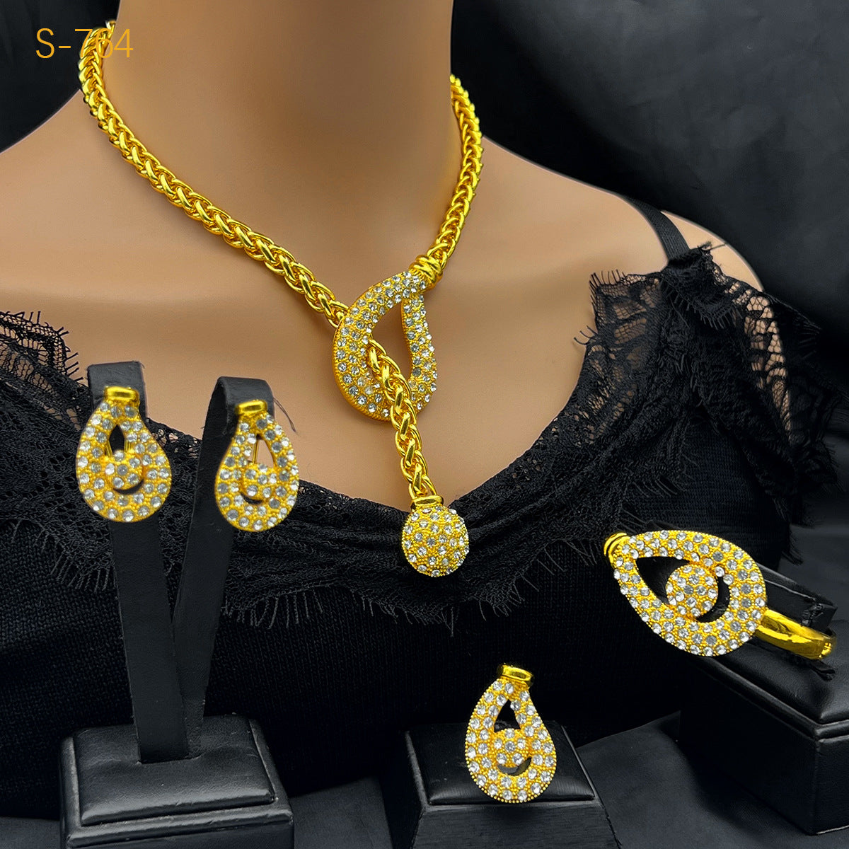 Meilleures ventes Dubai Bride 24k Collier plaqué or Bracelet Boucle d'oreille Bague de quatre pièces
