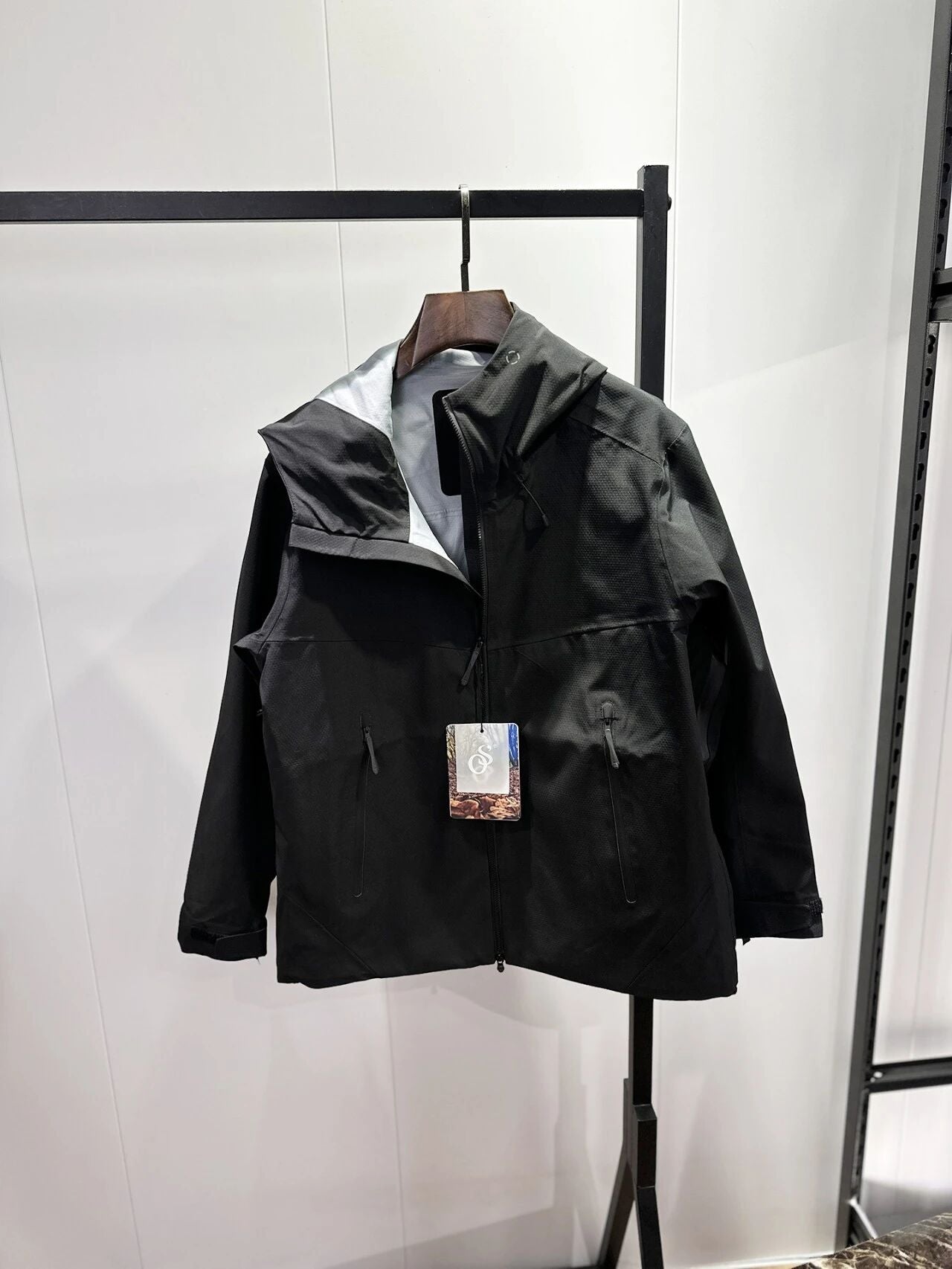 Veste de brise-vent imperméable à capuche légère pour hommes résistant au vent