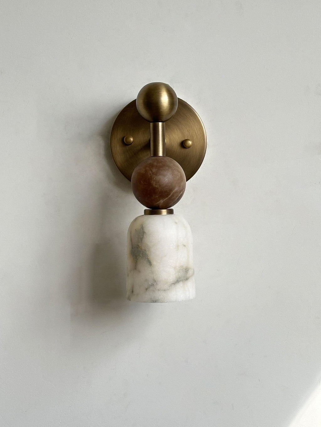 Lampe murale vintage en laiton de style français