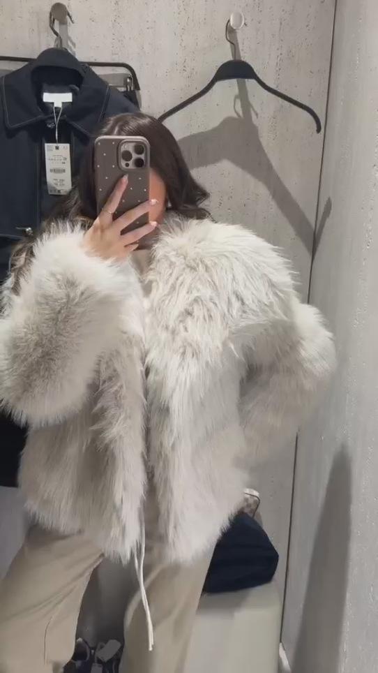 Style rue Chic Beige Couleur crème Influenceur-favorite Coat de fourrure écologique