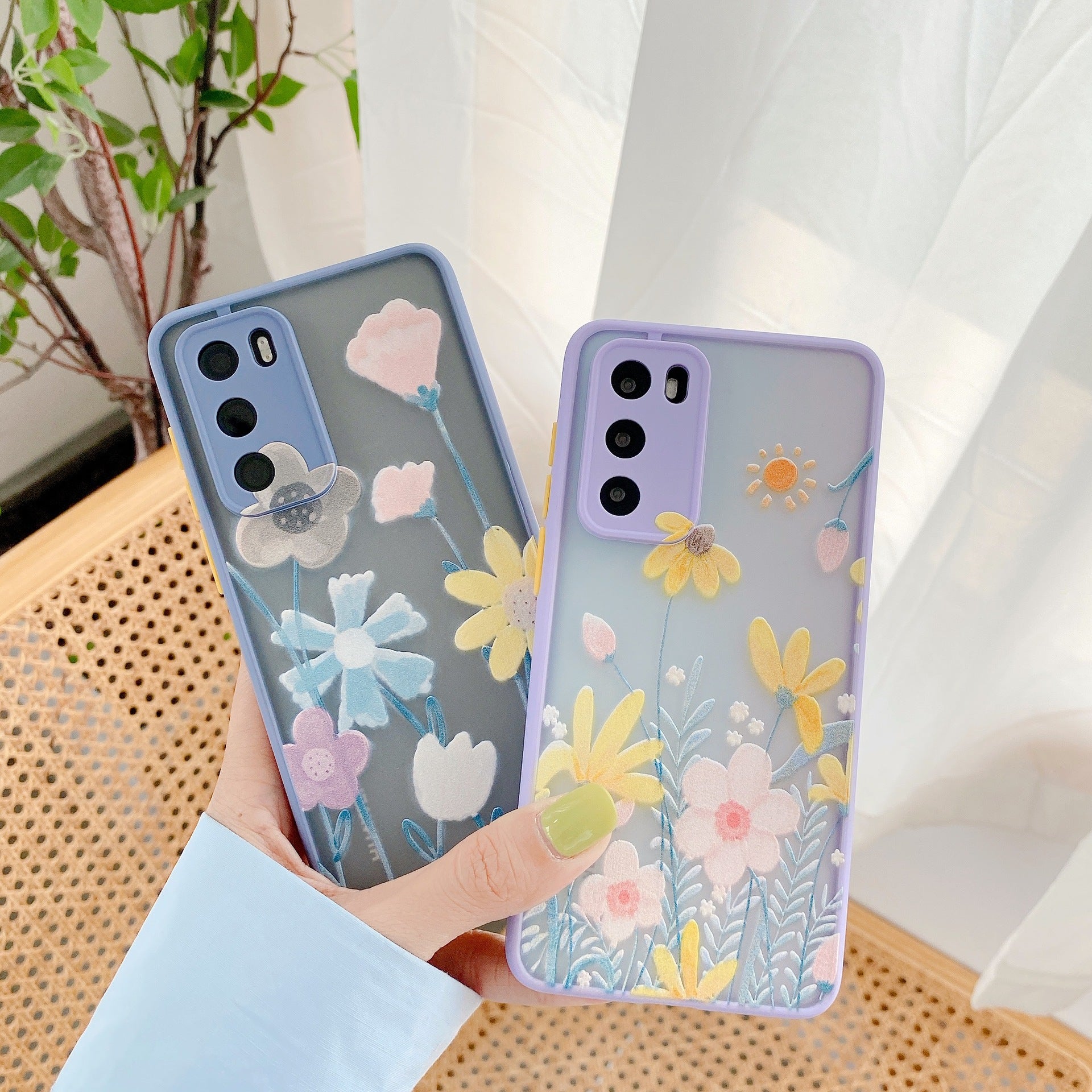 Étui de téléphone à fleurs embossé