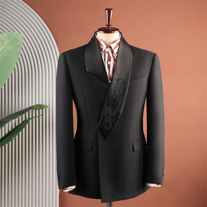 Coiffure en châle de luxe en tissu de tuxedo brodé
