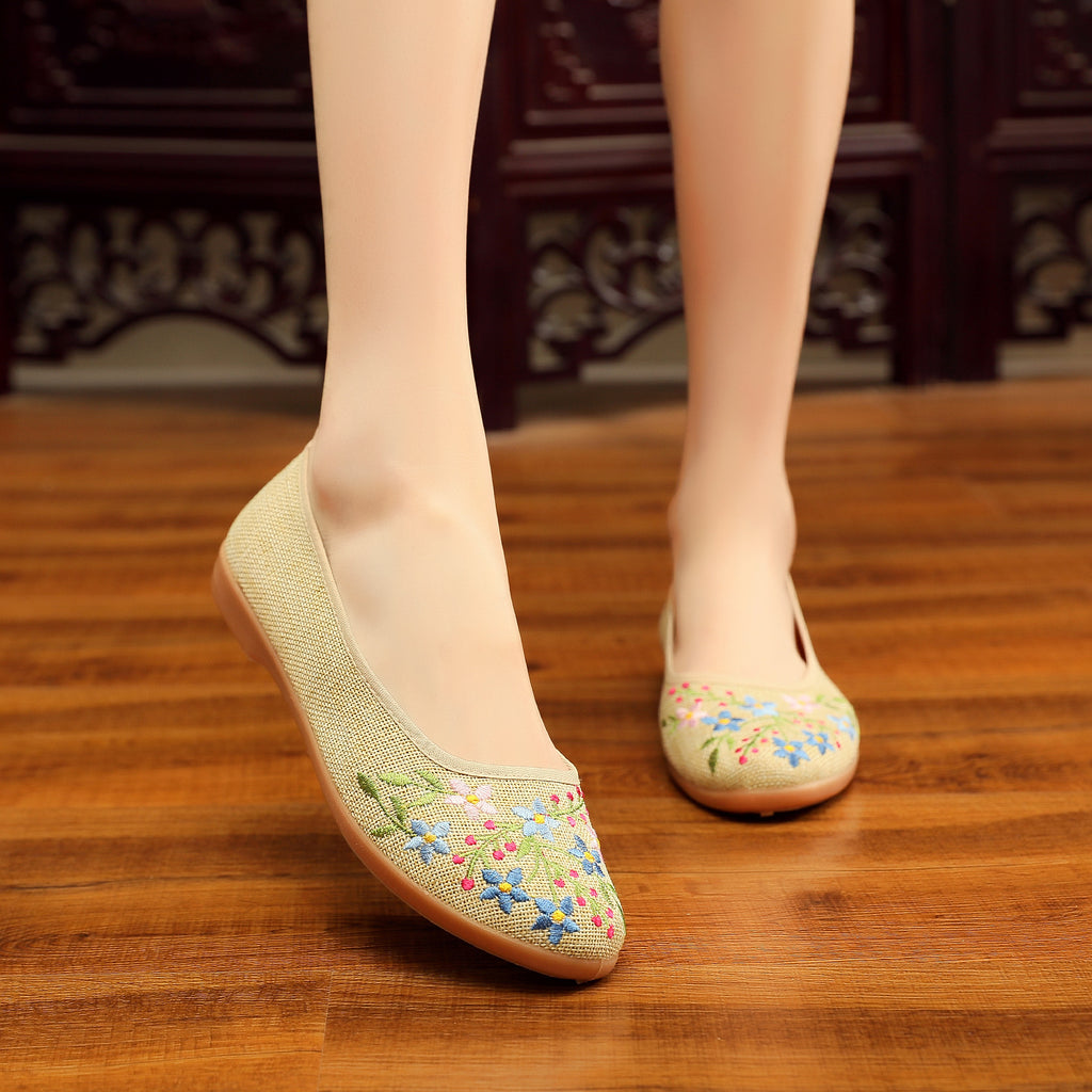 Chaussures de danse brodées d'âge moyen et aîné pour femmes