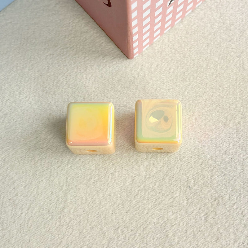 Perles en Cube acrylique plaqué UV