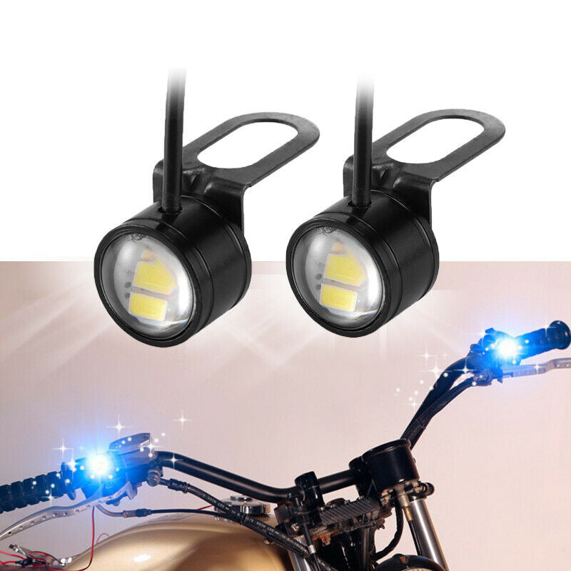 Éclairage des yeux de l'aigle de moto