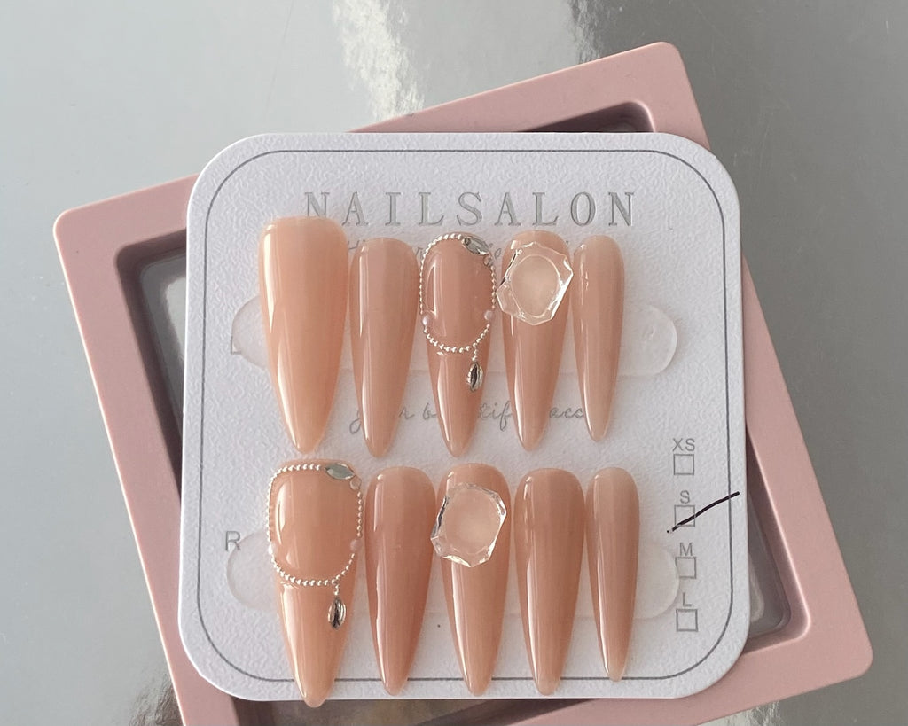 Appuyez sur les ongles T071