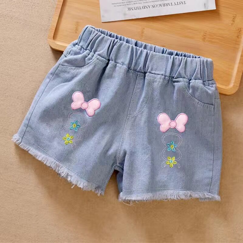 Shortsversatile denim de filles et parfait pour porter dehors