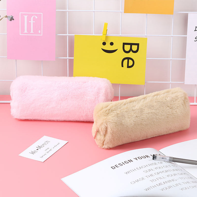 Étui à crayon octogonal en peluche pour étudiants