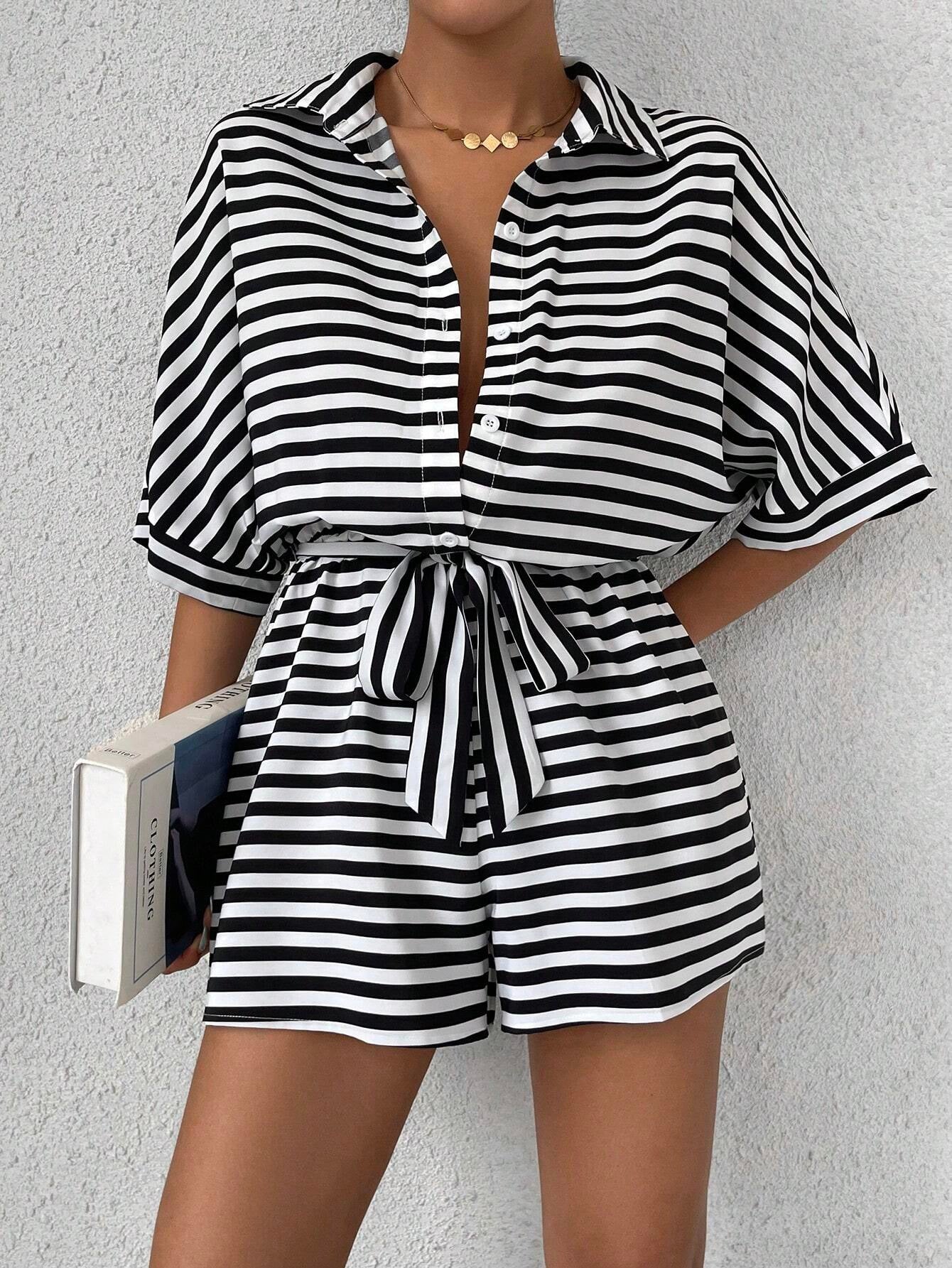 Maillot de saut rayé d'été doté d'un style de cardigan front-bouton de collier de lapel
