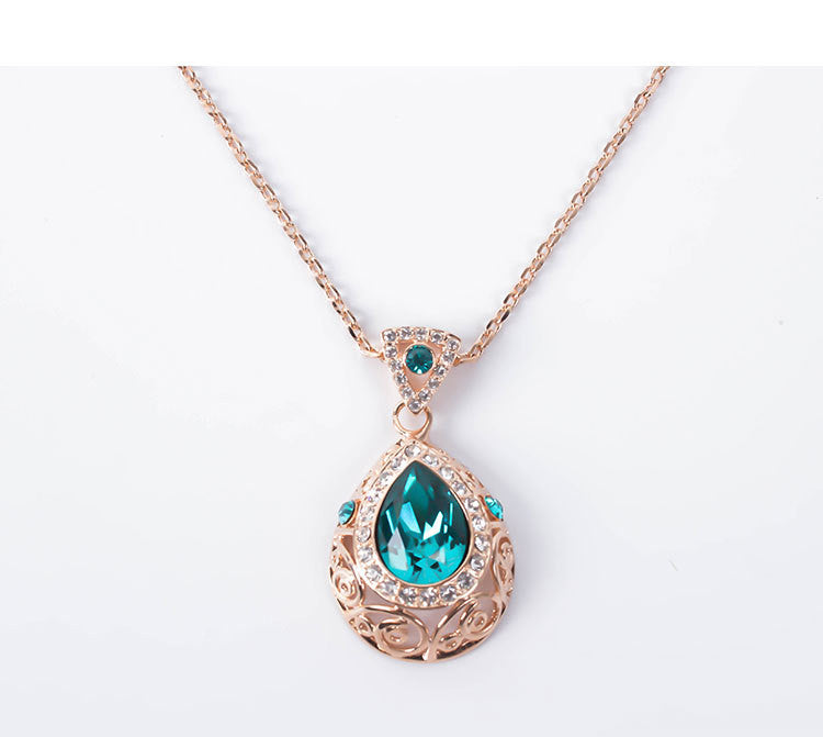 Ensemble de bijoux à motifs creux