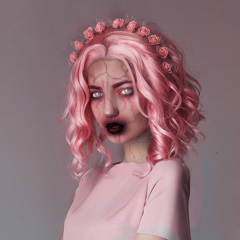 Cheveux bouclés roses
