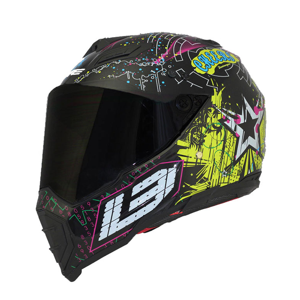 Beau casque complet de moto hors route