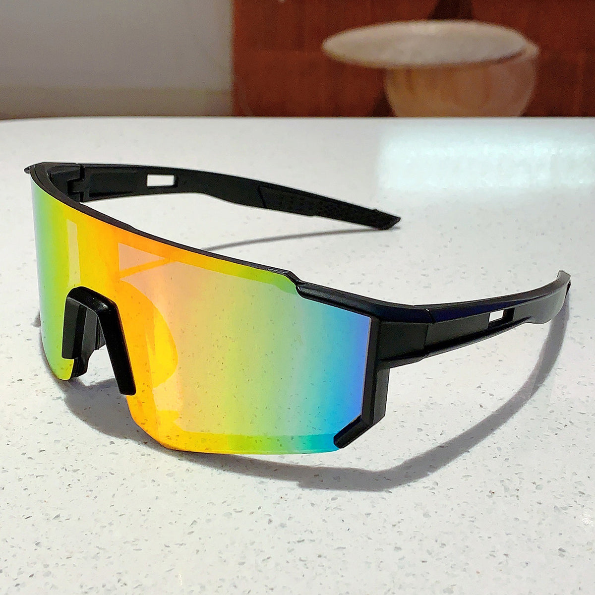 Grandes lunettes de soleil d'équitation couleur grand cadre d'une pièce